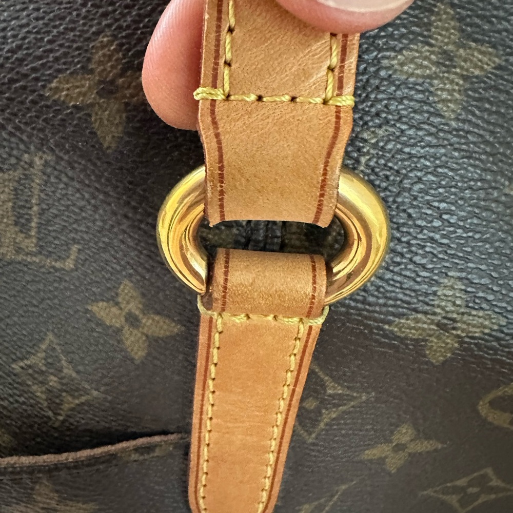 Louis Vuitton Totally MM - Picture 13 of 16